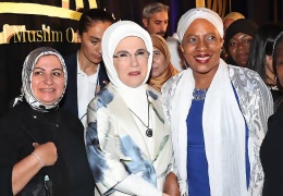 Emine Erdoğan ve Filistinli çocuklar